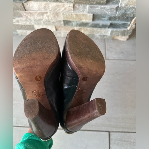 BCBG Vintage Leather Black Booties With Brown Wood Heels & Gold Accent Size 7 - Picture 8 of 8